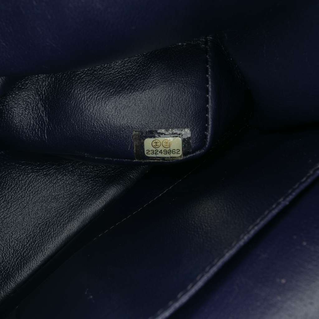 Chanel Medium Classic Lambskin Double Flap - Detail 1