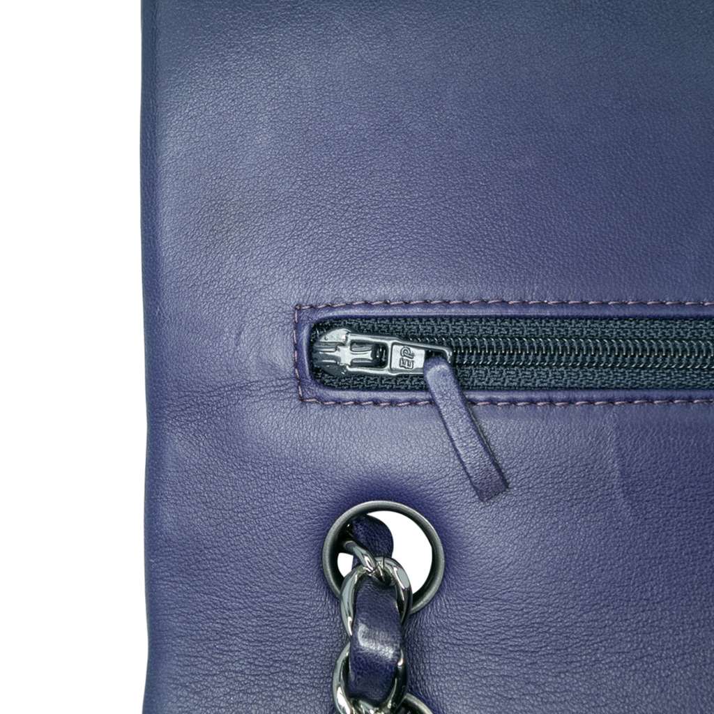 Chanel Medium Classic Lambskin Double Flap - Detail 2