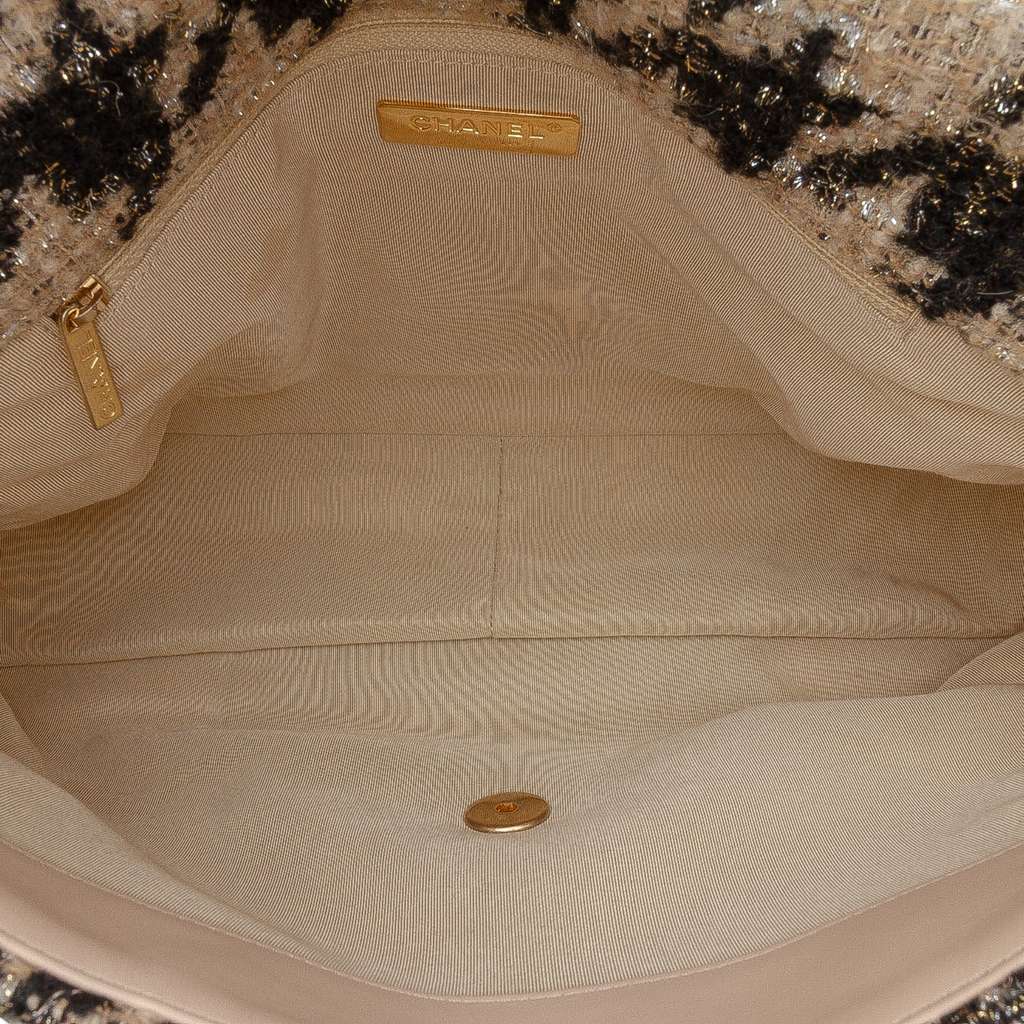 Chanel Maxi Tweed Houndstooth 19 Flap - 4