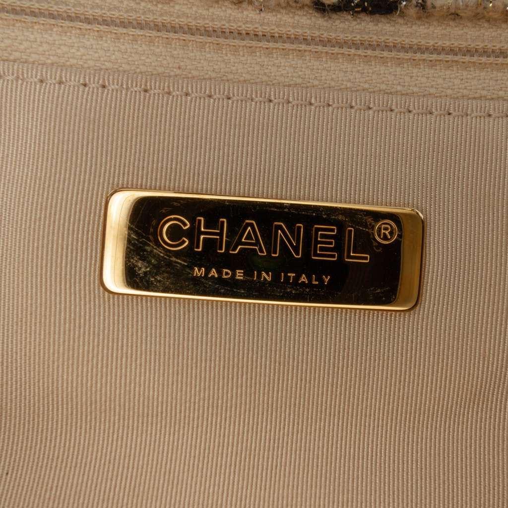 Chanel Maxi Tweed Houndstooth 19 Flap - 5