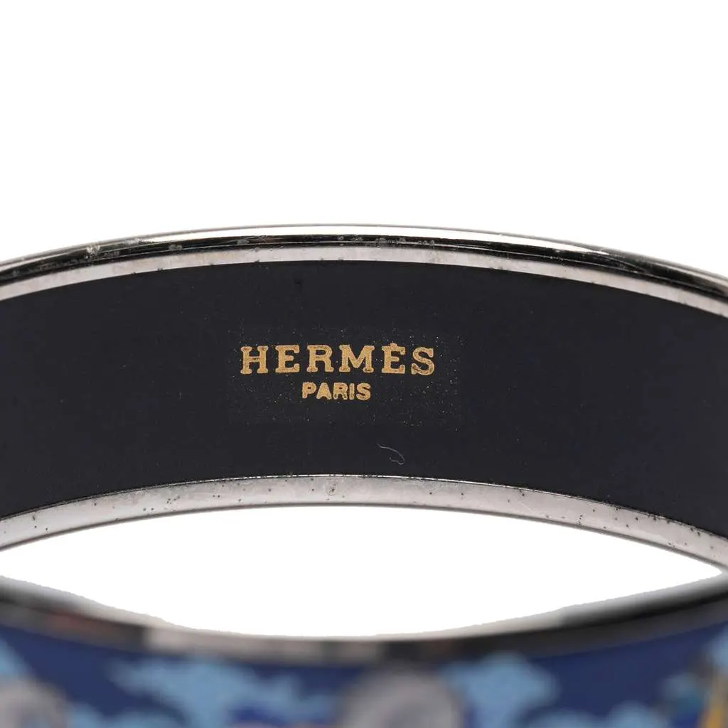 Hermès Wide Enamel Horse Riding Motif Bangle Blue Good - Model View