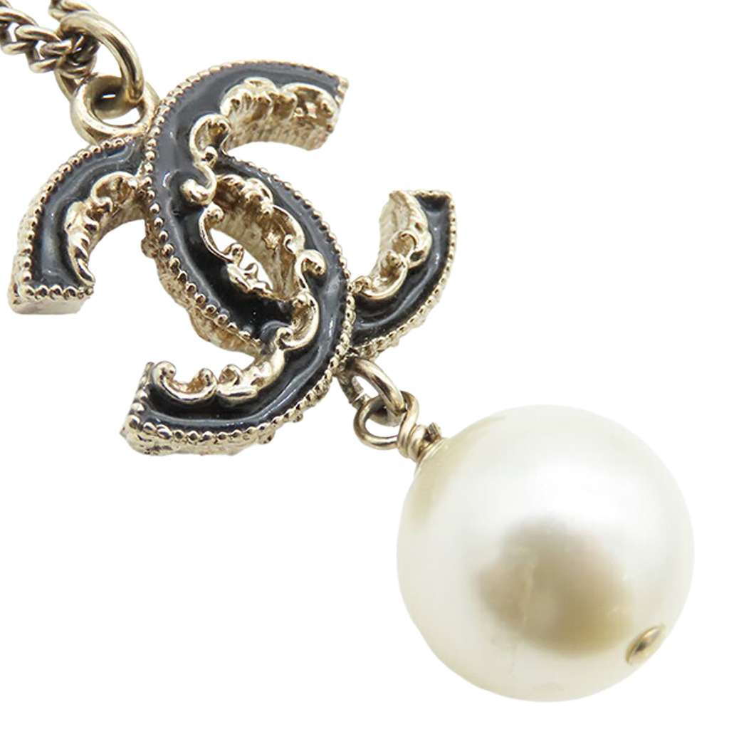 Chanel Gold Plated CC Resin Pearl Drop Pendant Necklace - Image 6