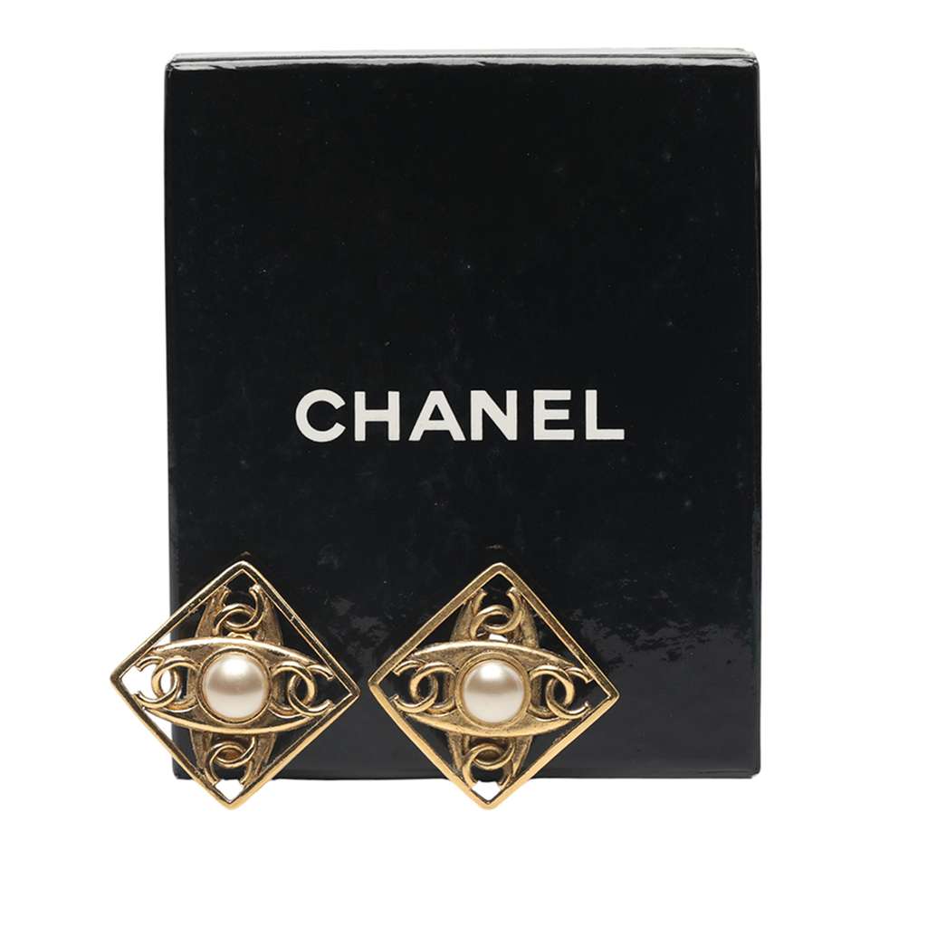 Chanel Gold Plated Faux Pearl CC Diamond Shaped Clip On Earrings - 4