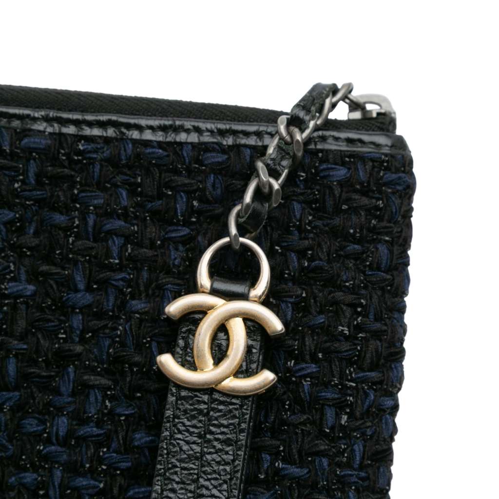 Chanel Medium Tweed and Calfskin Gabrielle O Case Clutch - Image 12