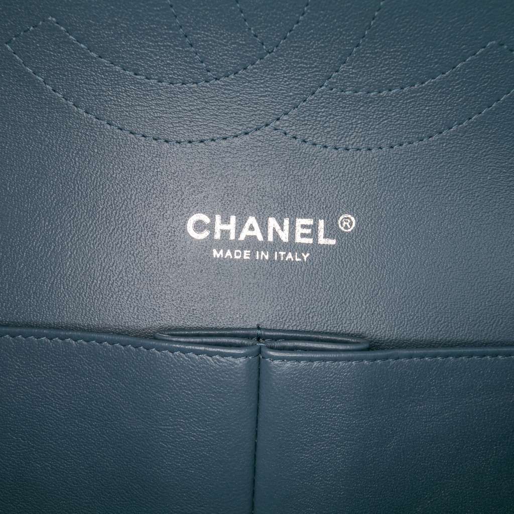 Chanel Jumbo Classic Lambskin Double Flap - Detail 1