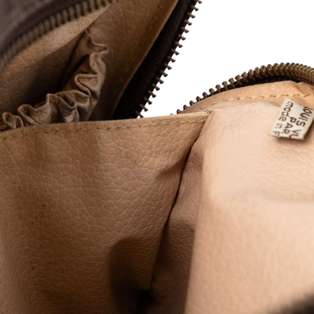 Louis Vuitton Monogram Trousse Toilette 23 - Detail 1