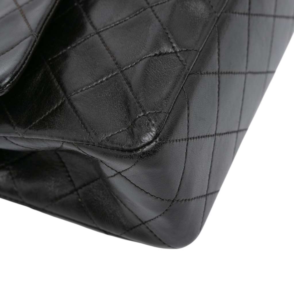 Chanel Small Classic Lambskin Double Flap - Detail 2