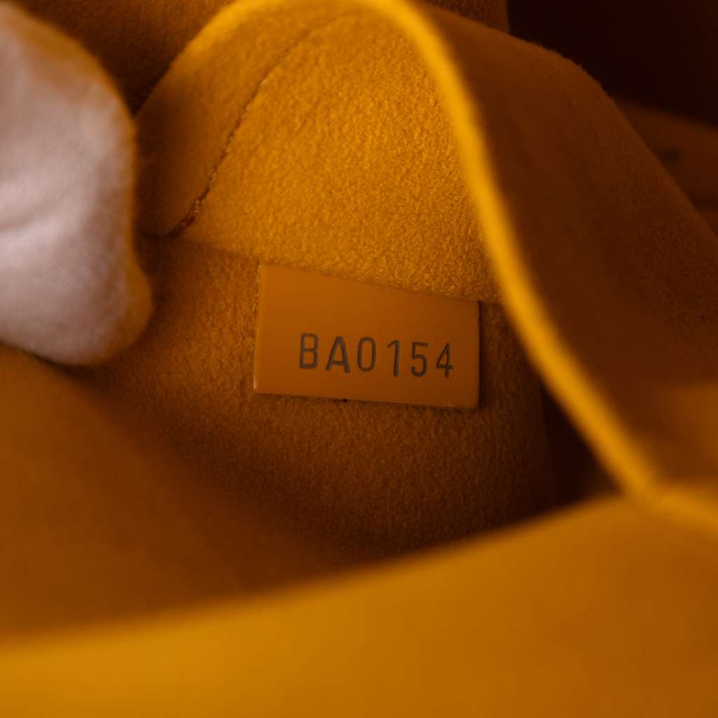 Louis Vuitton Epi Alma MM - Side view