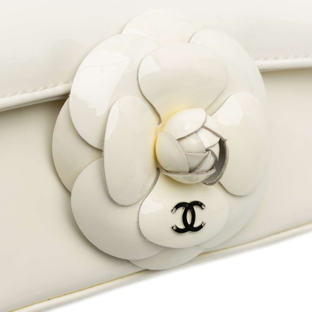 Chanel Small Patent Camellia Single Flap - Detail 2