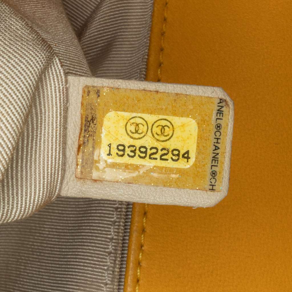 Chanel Old Medium Quilted Lambskin Boy Flap - Detail 2