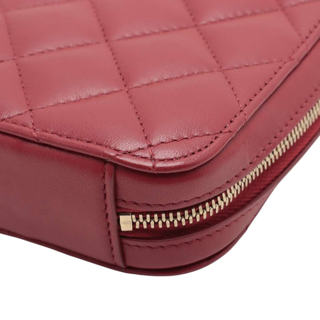 Chanel CC Quilted Lambskin Zip Phone Case - Detail 1