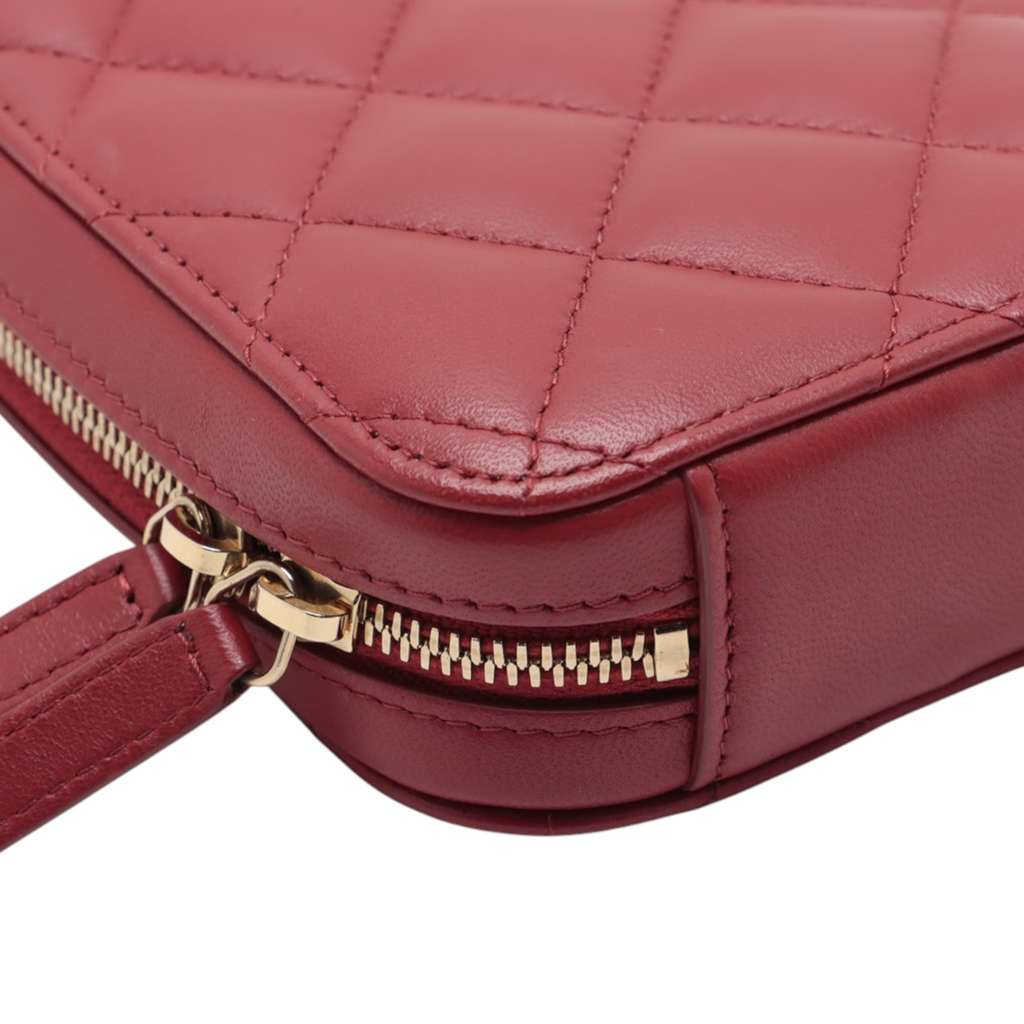 Chanel CC Quilted Lambskin Zip Phone Case - Detail 2