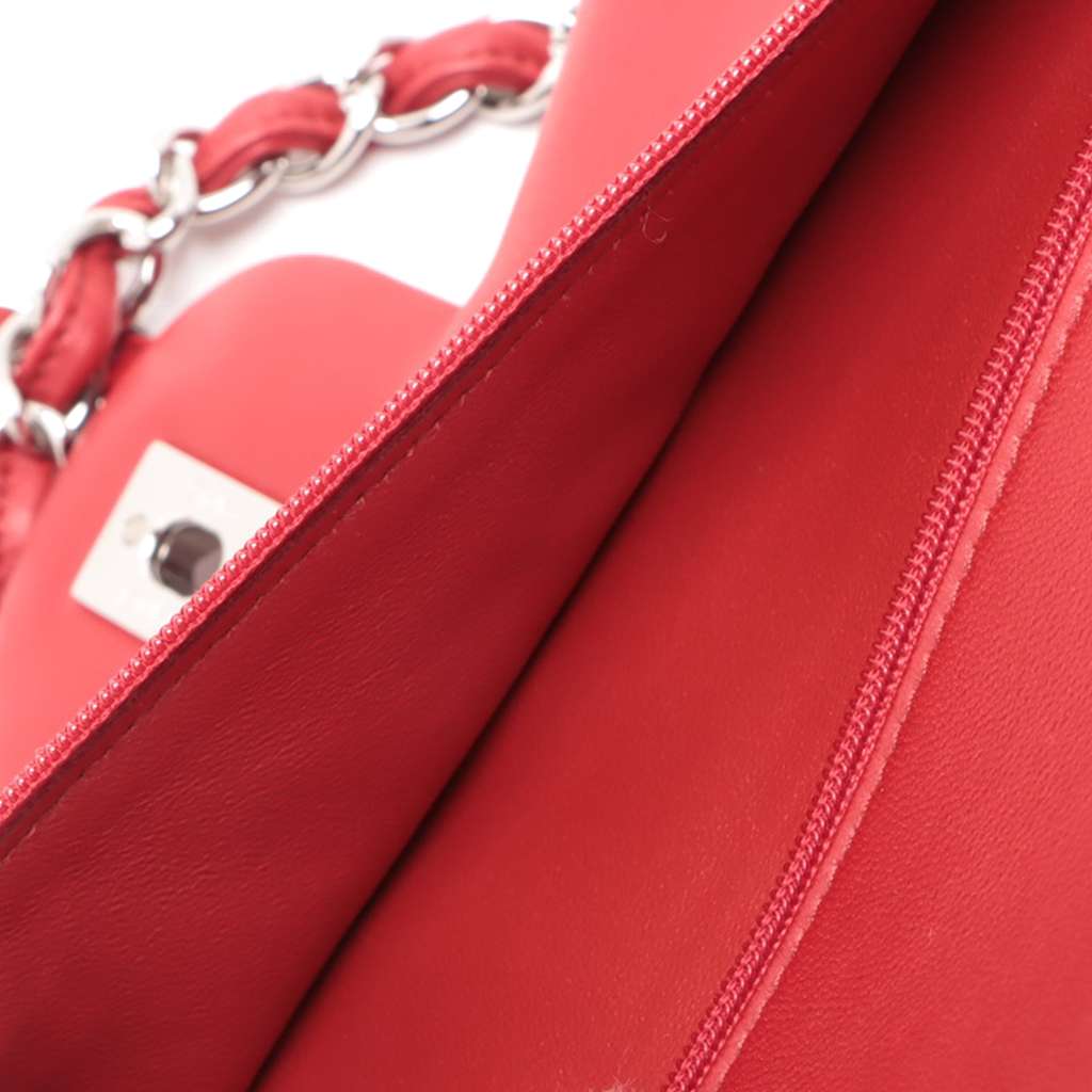 Chanel Jumbo Classic Lambskin Double Flap - Detail 1