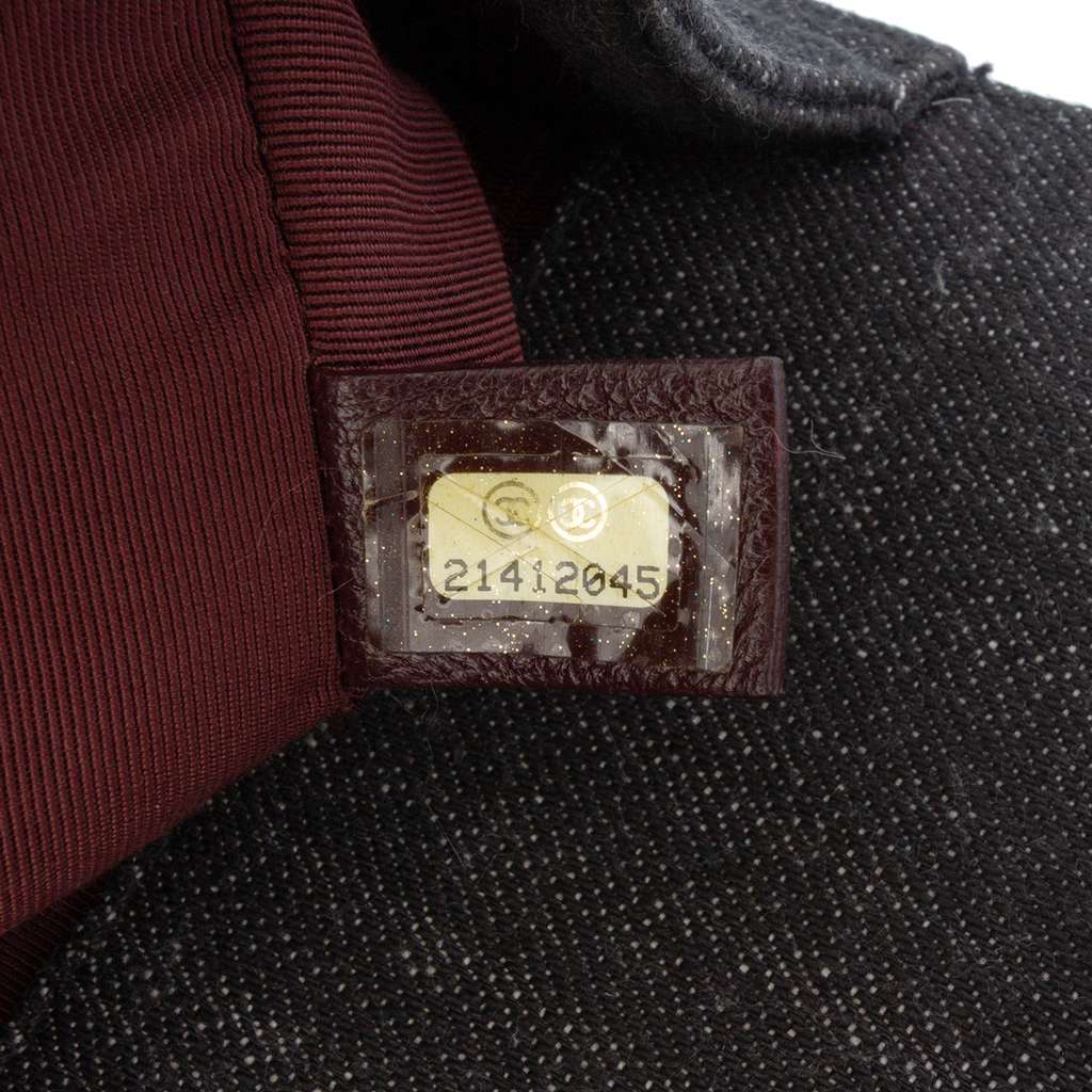 Chanel Old Medium Quilted Denim Boy Flap - Detail 1