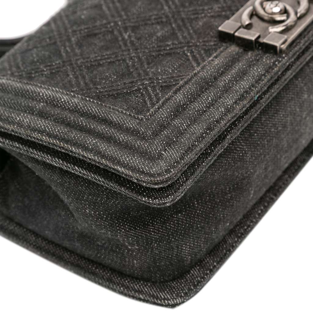 Chanel Old Medium Quilted Denim Boy Flap - Detail 2