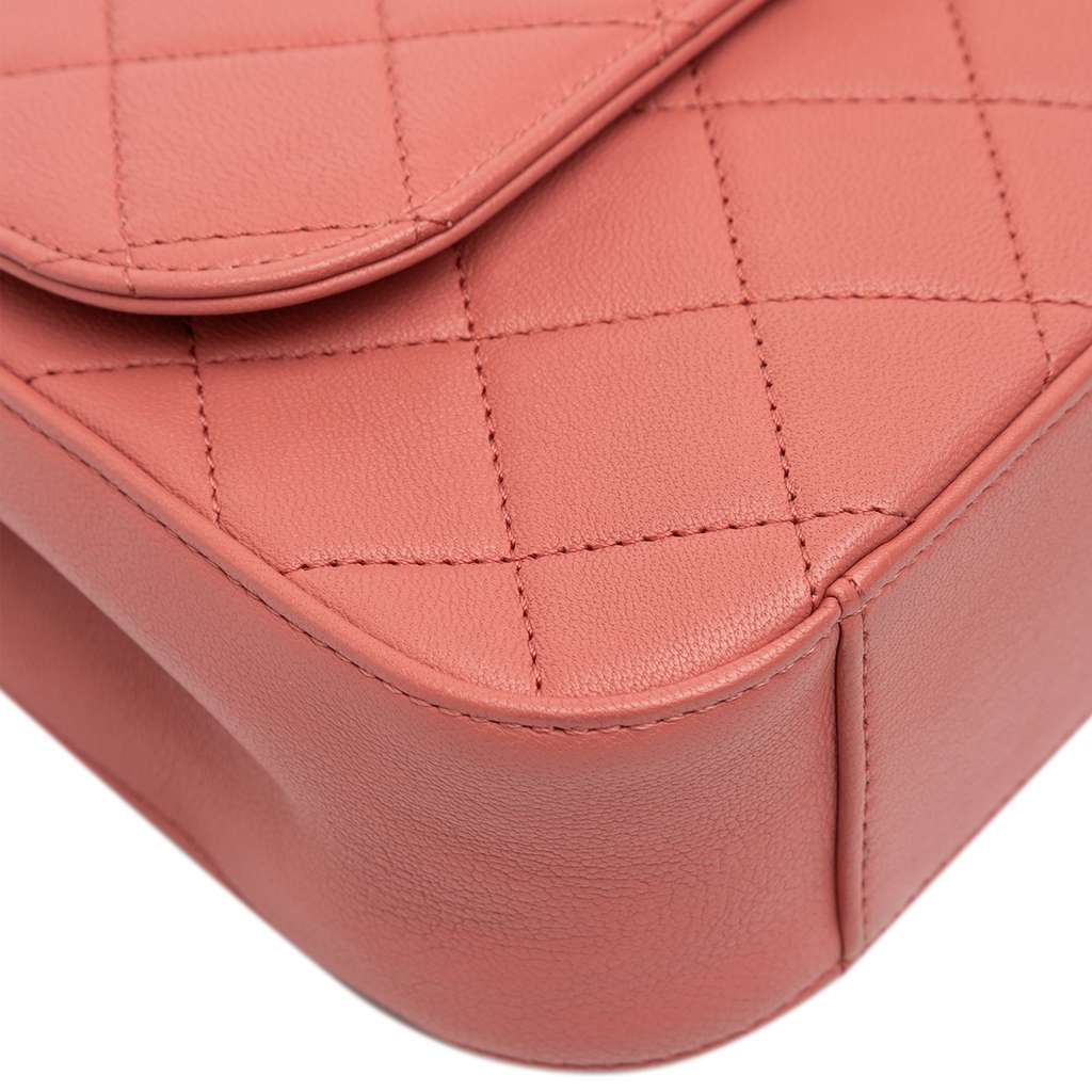 Chanel Quilted Lambskin Chain Infinity Top Handle Bag - Detail 2