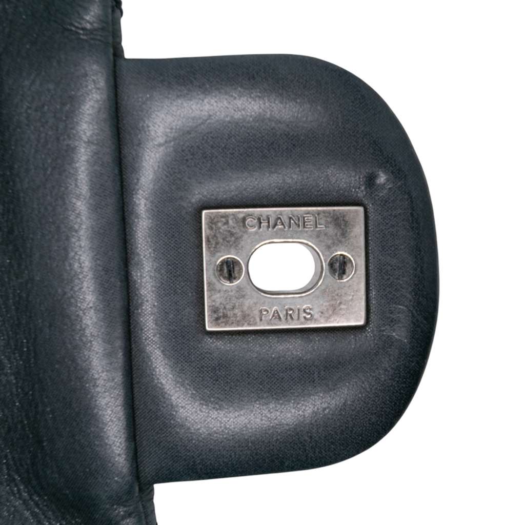 Chanel Medium Iridescent Calfskin In The Mix Flap - Detail 2