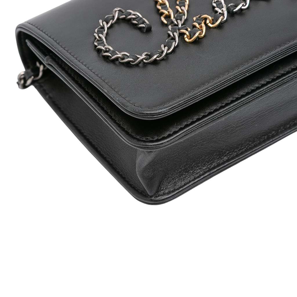Chanel Calfskin Chain 20s Signe Wallet on Chain - Detail 2