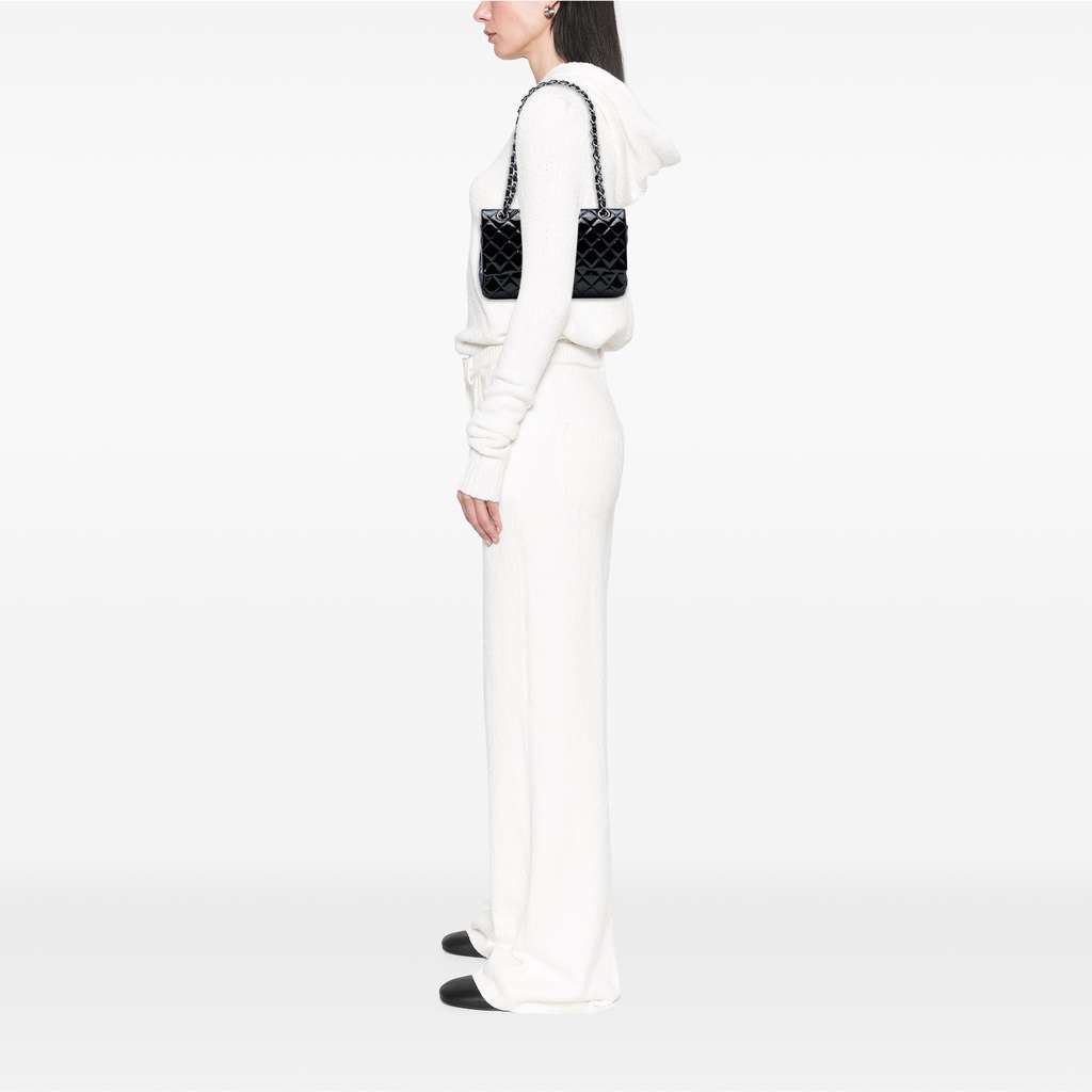 Chanel Medium Classic Patent Double Flap - Detail 2