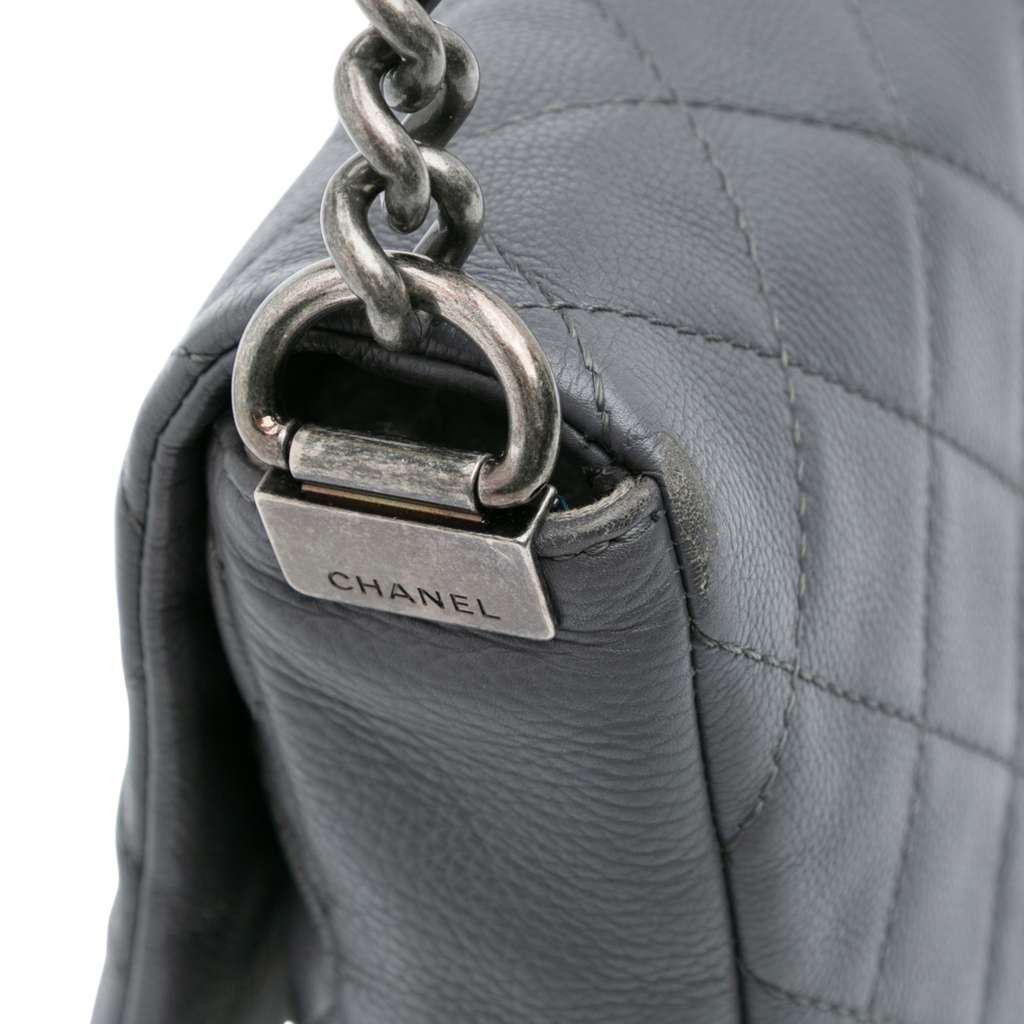 Chanel Quilted Calfskin Couture Messenger Bag - Image 11