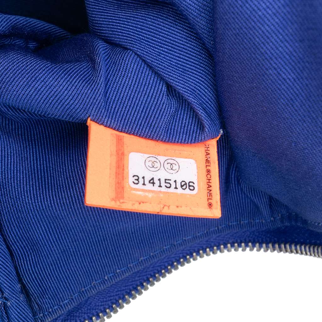 Chanel Medium Tweed Deauville O Case Clutch - Detail 1