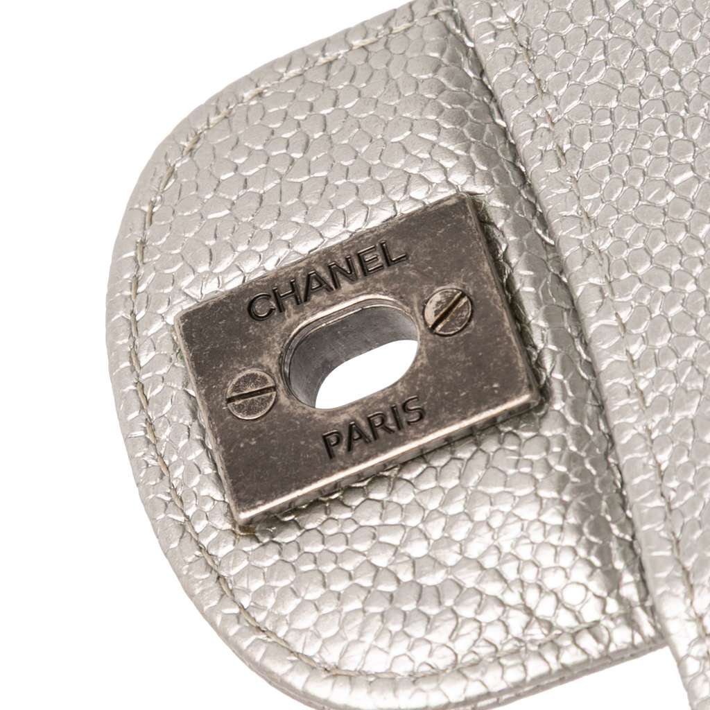 Chanel Medium Classic Iridescent Caviar Double Flap - Detail 2