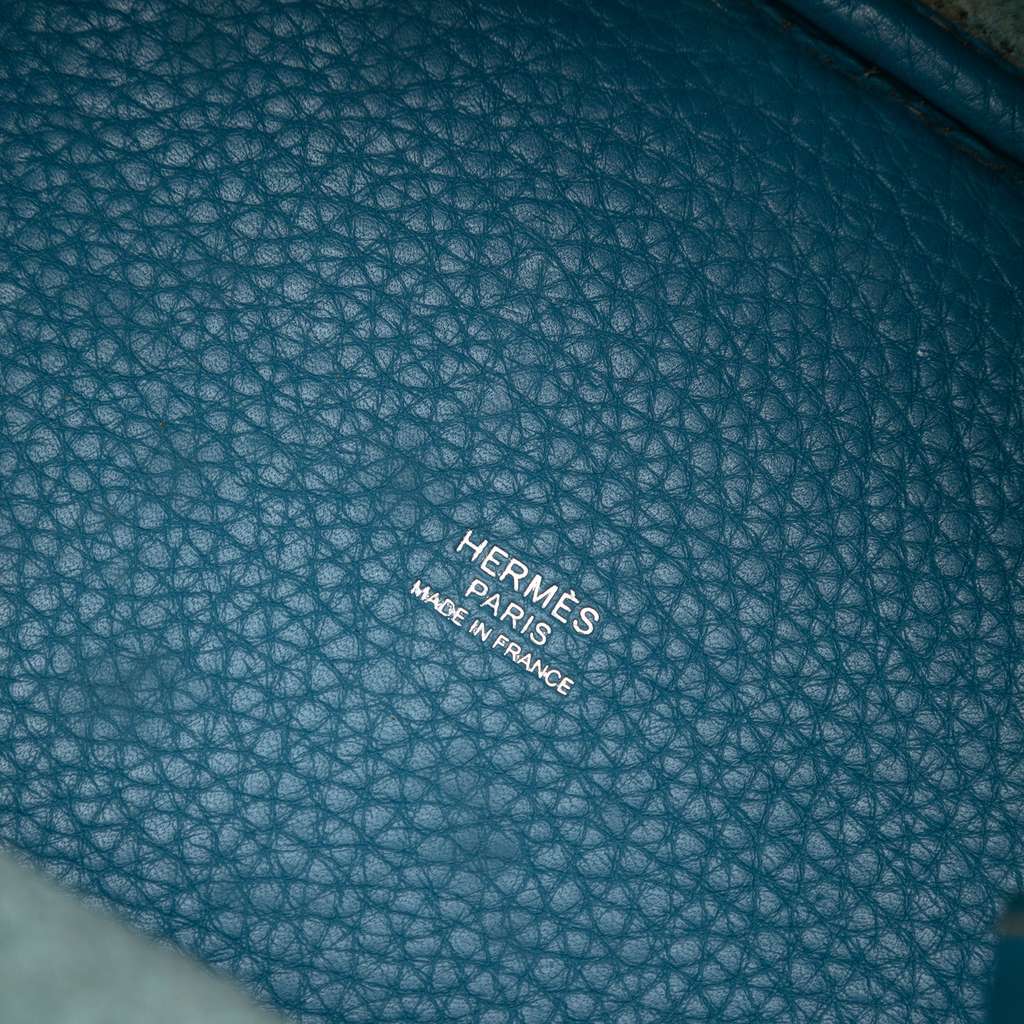 Hermès Clemence Picotin Lock 18 - Side view