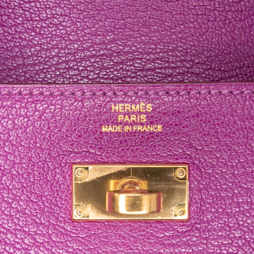 Hermès Chevre Mysore Leather Kelly Long Wallet - Side view