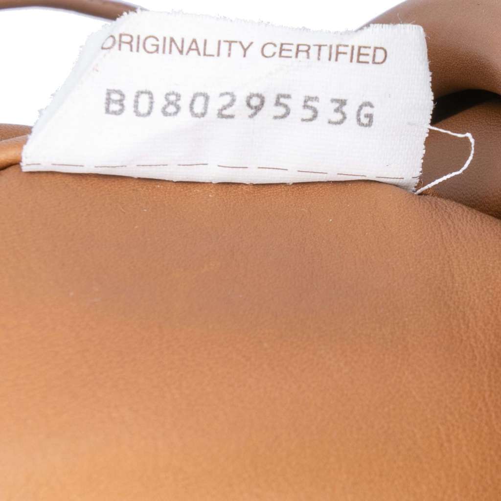 Bottega Veneta Lambskin The Mini Pouch Crossbody - Detail 2