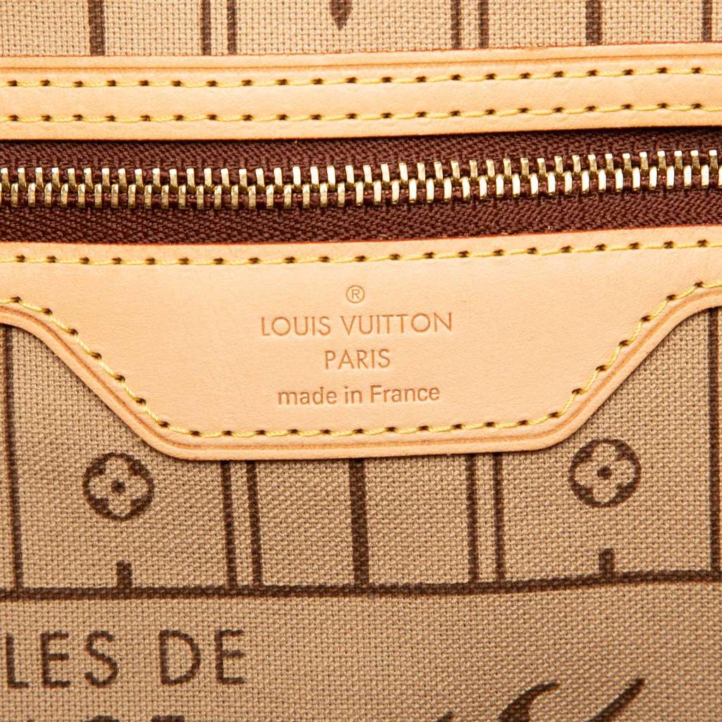Louis Vuitton Monogram Neverfull MM - Side view