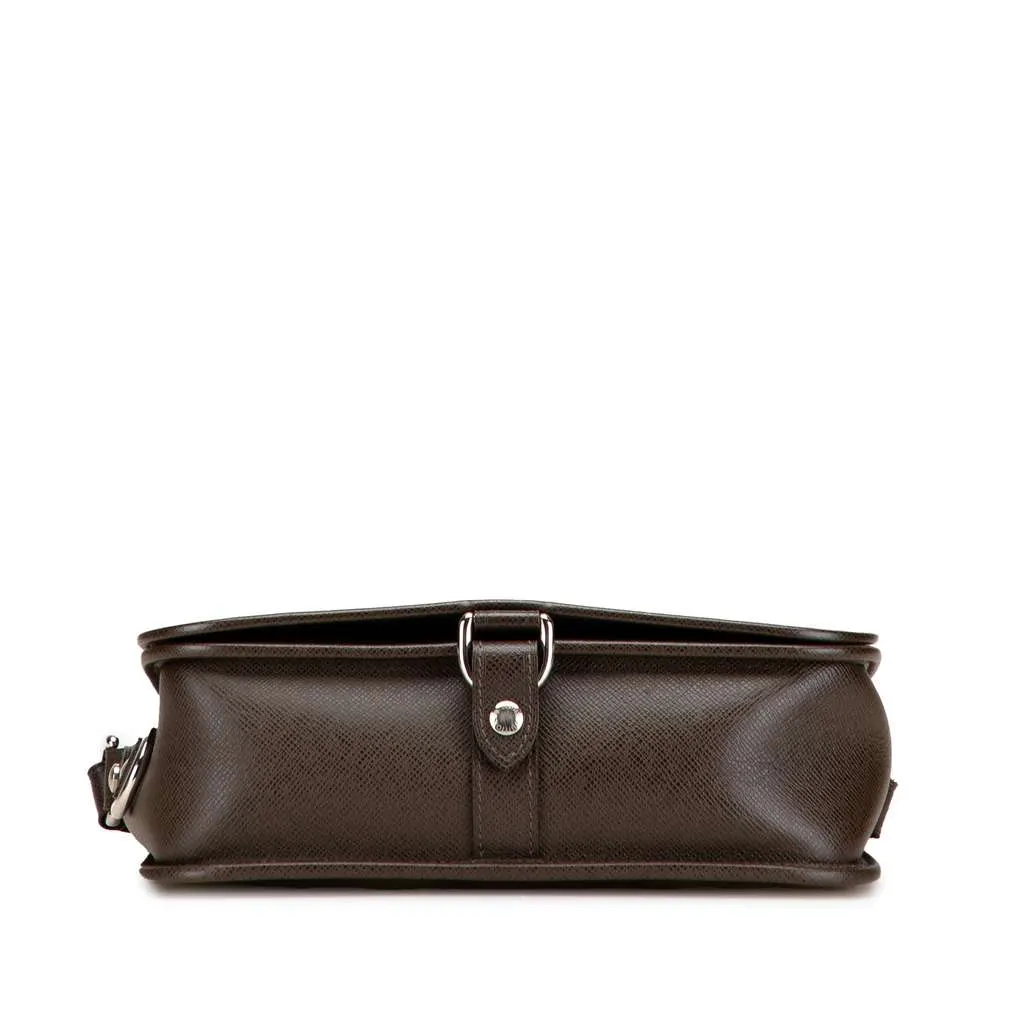 Louis Vuitton Taiga Andrei Brown Leather Good - Inside View