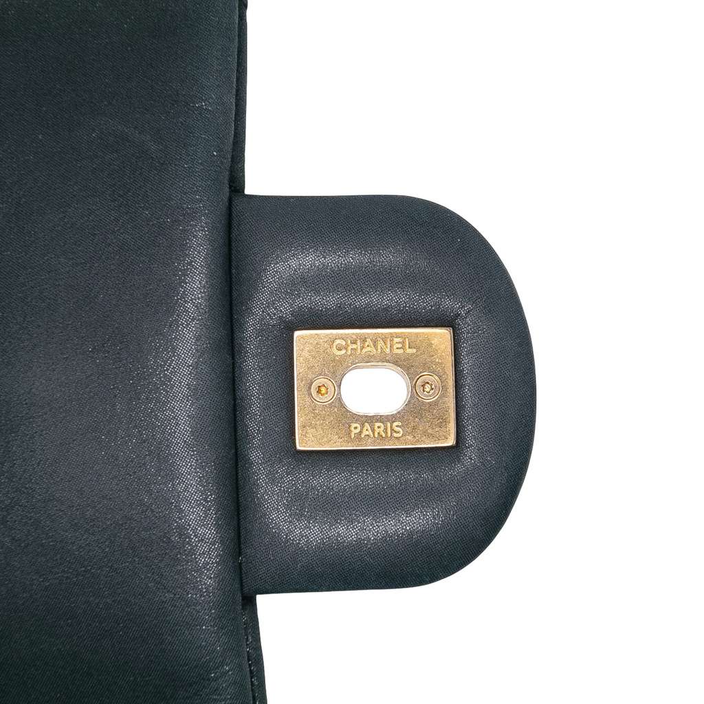 Chanel Quilted Calfskin Chic Quilt Flap - Detail 2