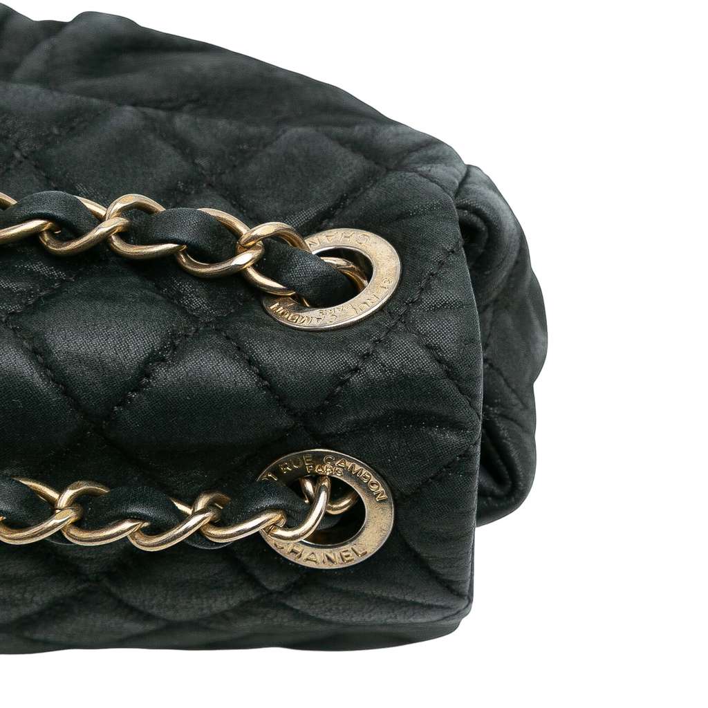 Chanel Quilted Calfskin Chic Quilt Flap - Image 11