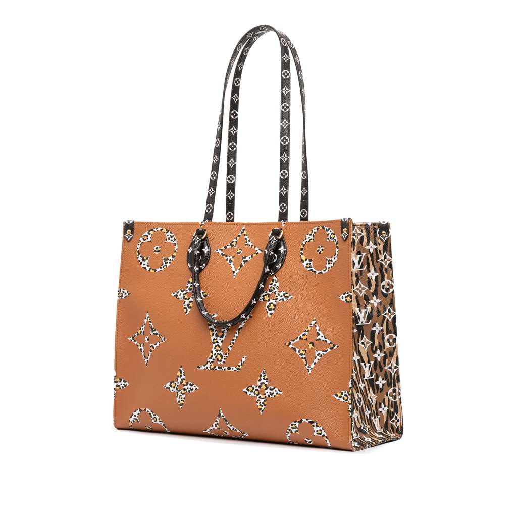 Louis Vuitton Monogram Giant Jungle OnTheGo GM - Back view