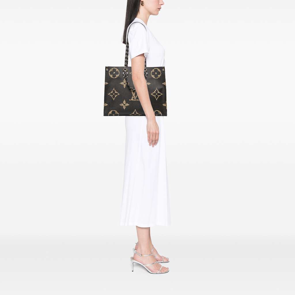 Louis Vuitton Monogram Giant Jungle OnTheGo GM - Image 13