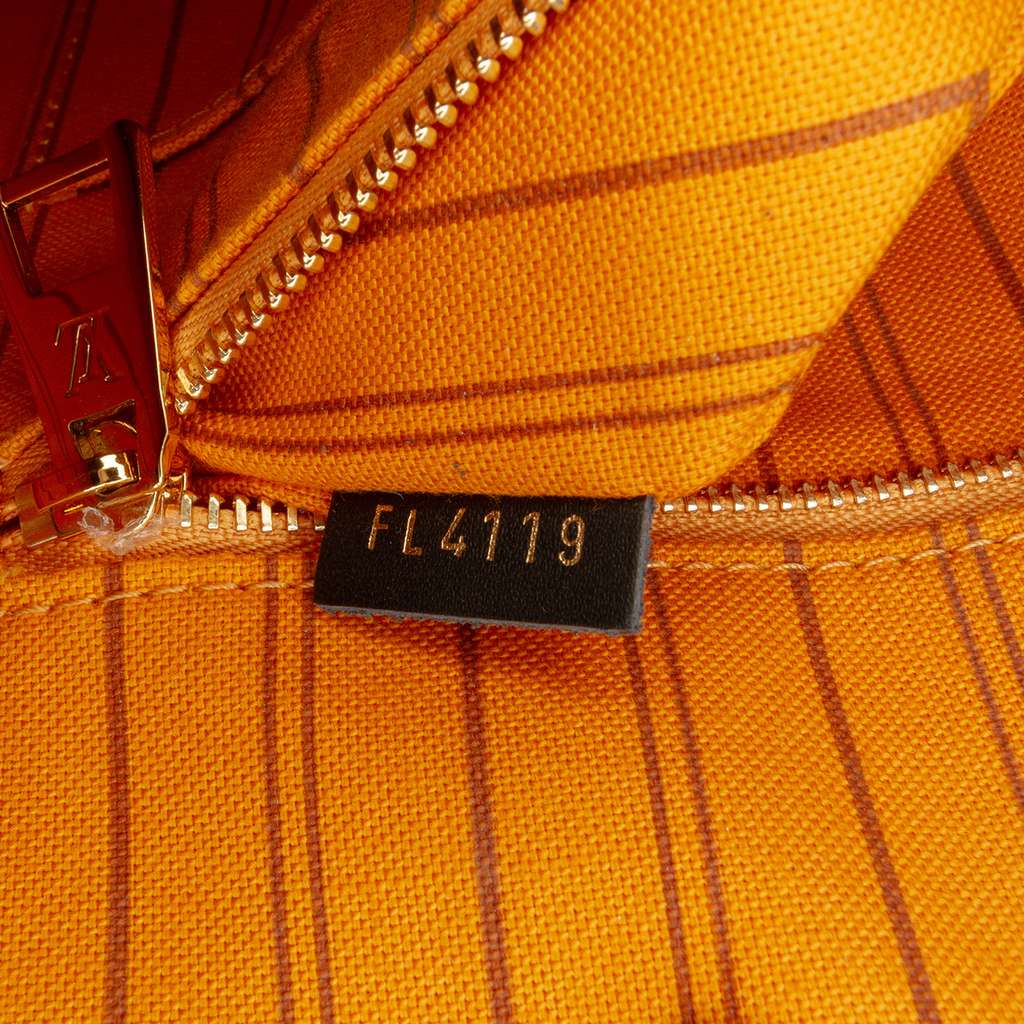 Louis Vuitton Monogram Giant Jungle OnTheGo GM - Detail 1