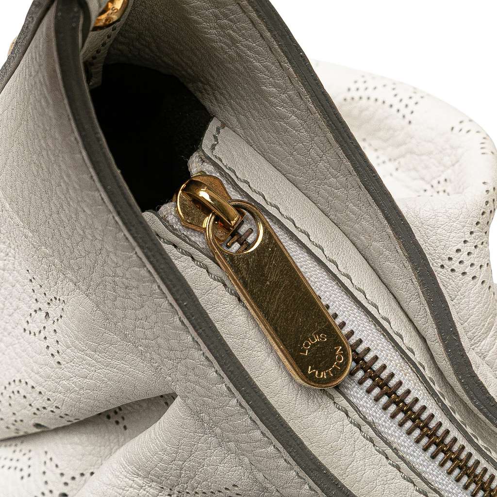 Louis Vuitton Monogram Mahina XS - Image 10
