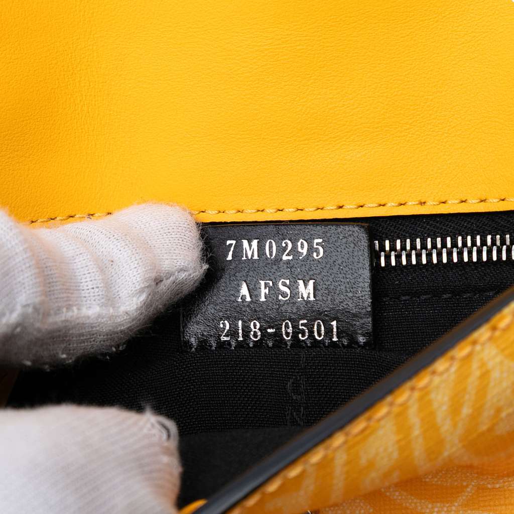 Fendi Sarah Coleman Small Glazed Fabric FF Vertigo Convertible Baguette Pouch - Detail 1