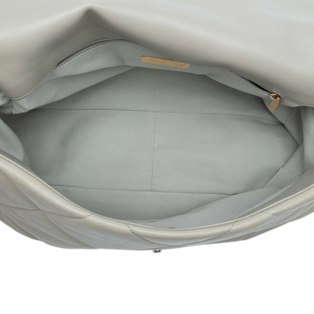 Chanel Maxi Lambskin 19 Flap - 4