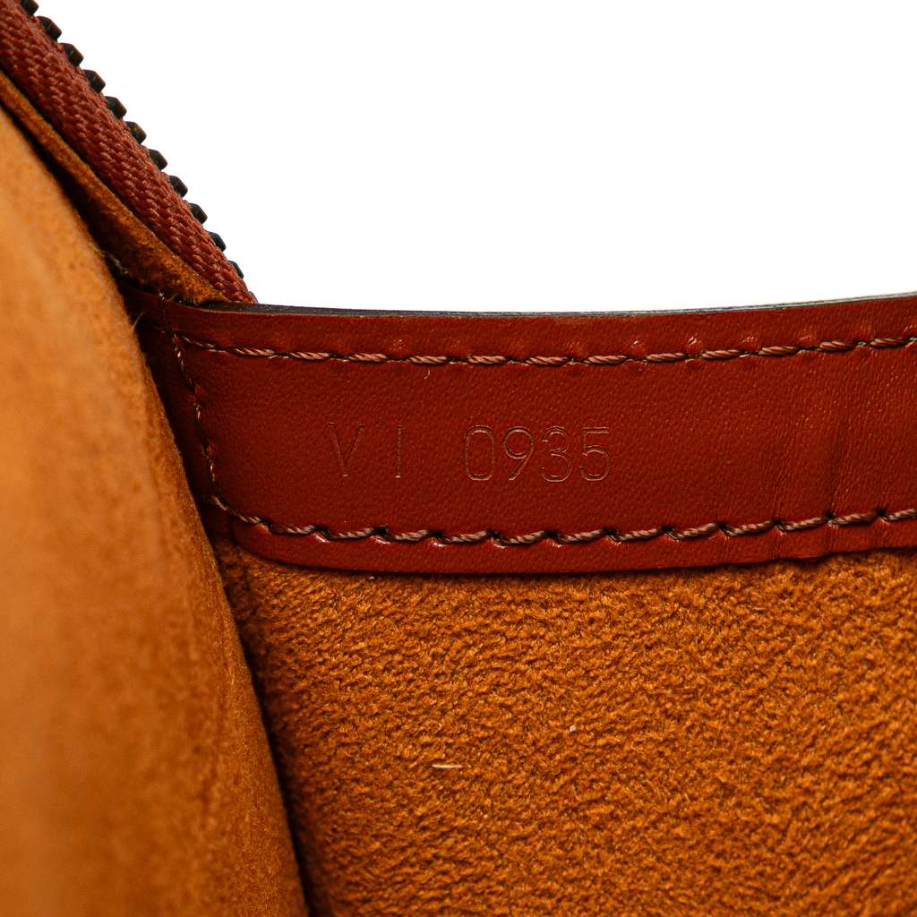 Louis Vuitton Epi Lussac - Side view