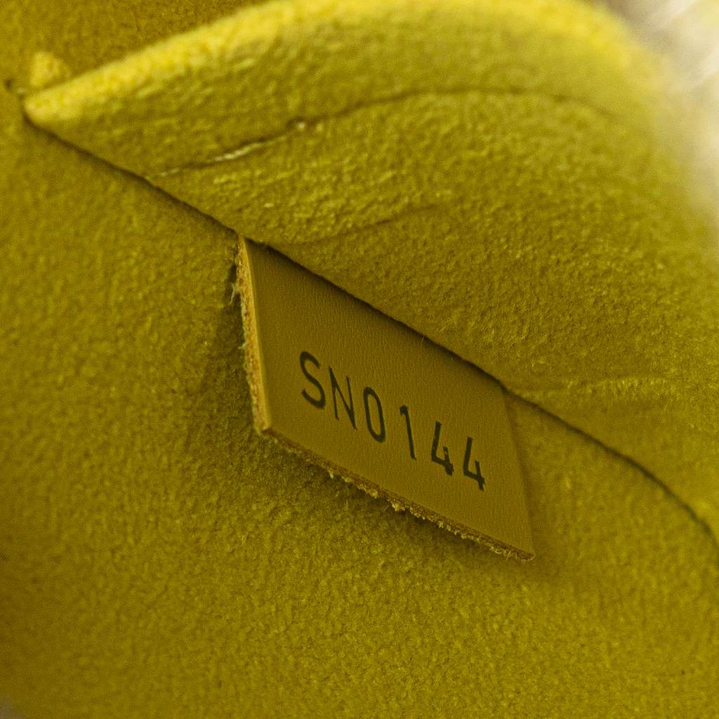 Louis Vuitton Epi Alma BB - Detail 1