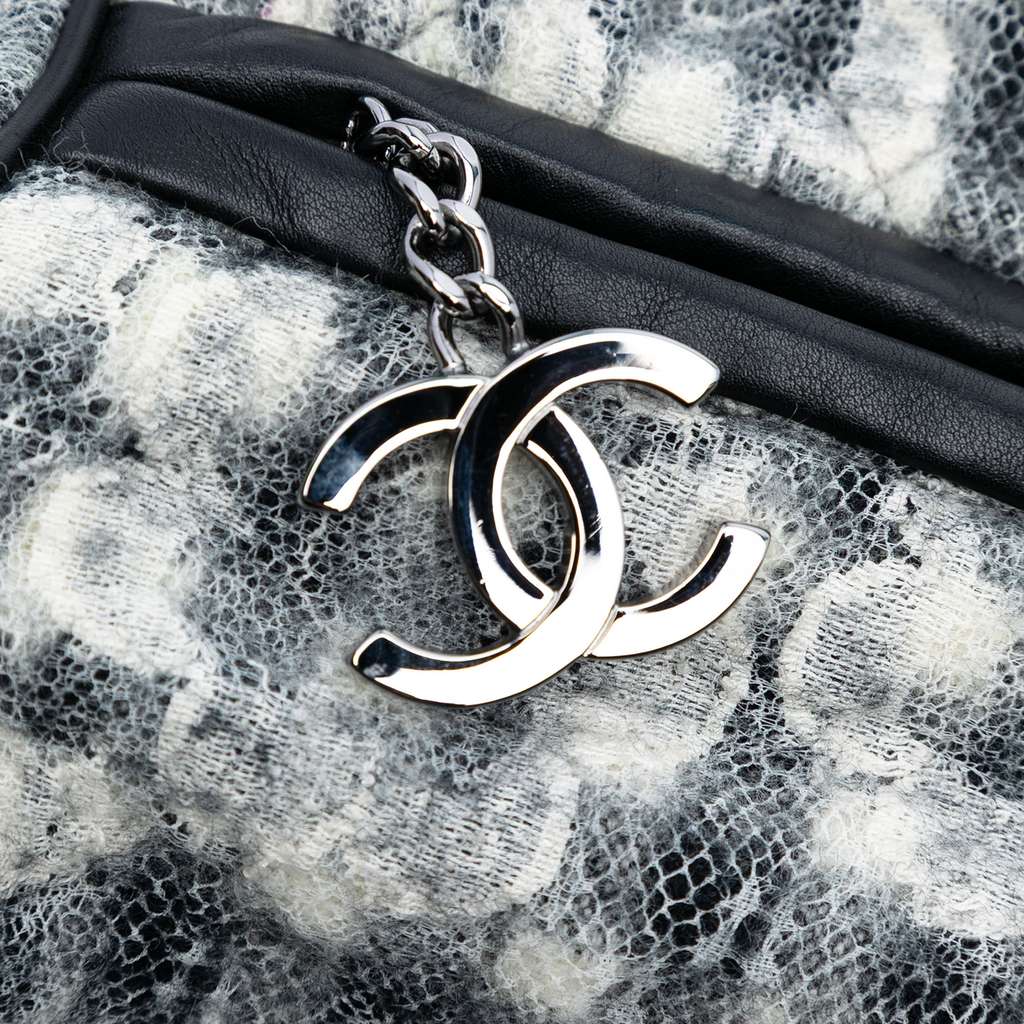 Chanel Tweed Camellia Chain Flap Shoulder Bag - Detail 1