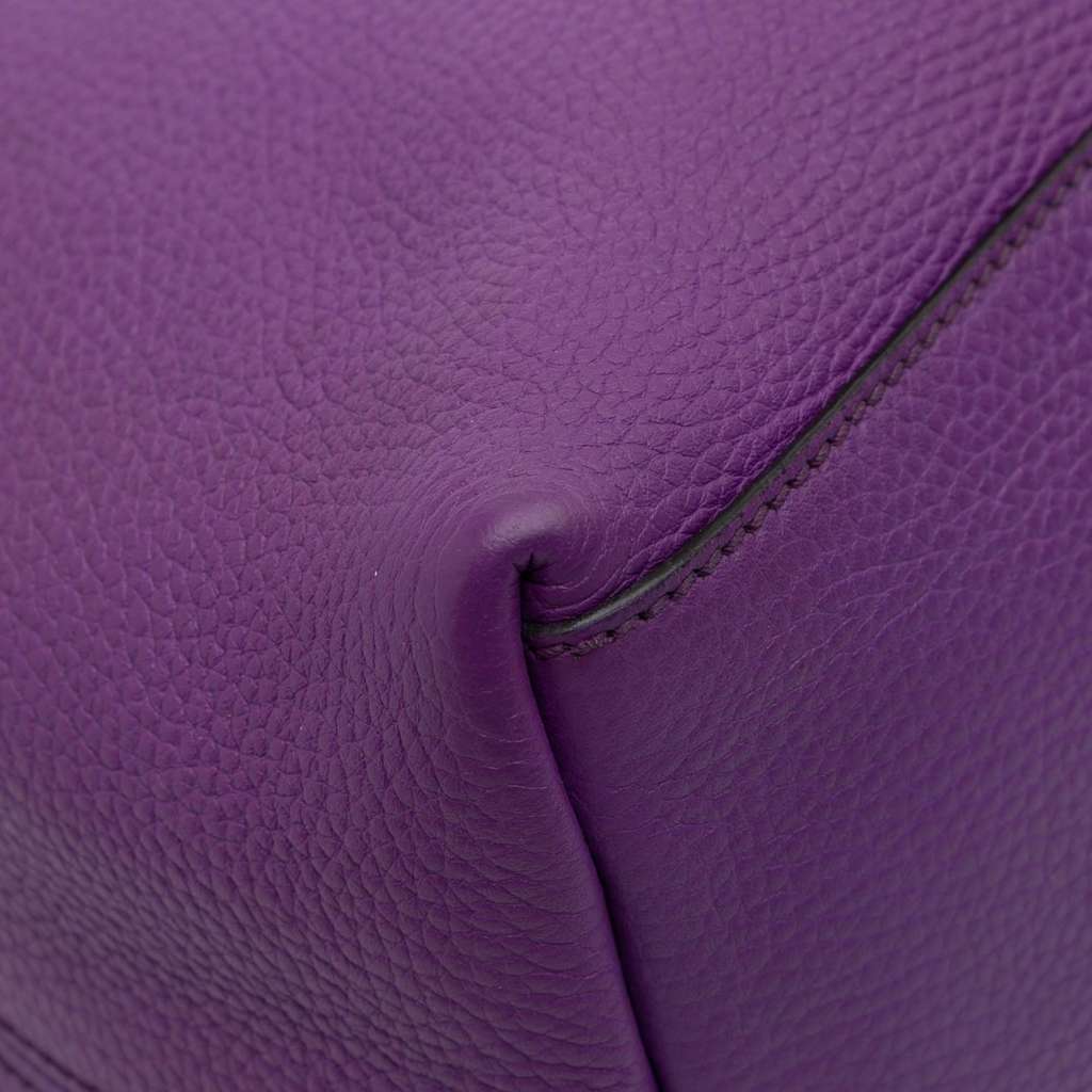 Gucci Medium Leather Soho Chain Tote - Image 10