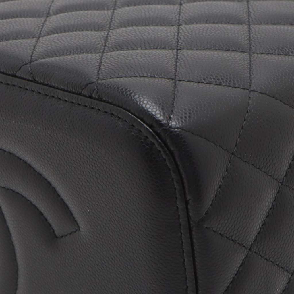 Chanel Medium CC Quilted  Caviar Vanity Case - Image 10