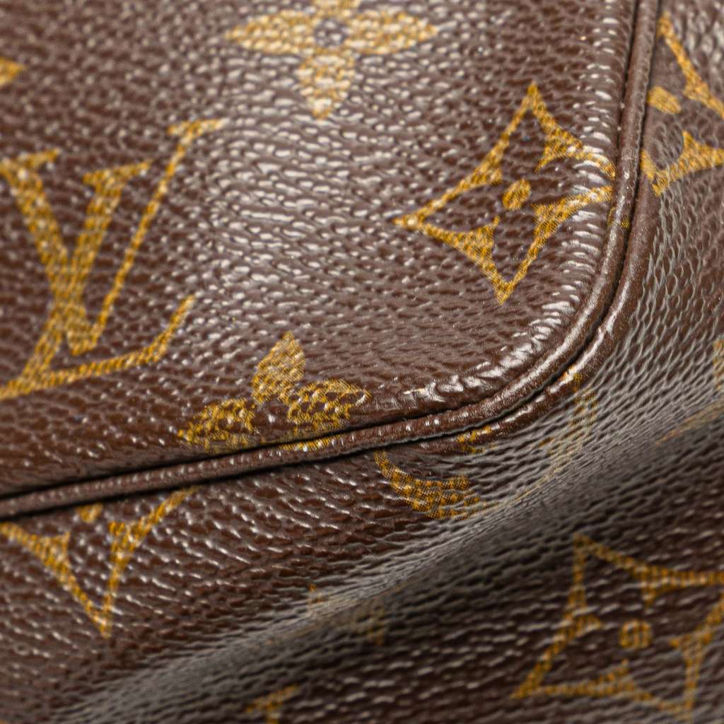 Louis Vuitton Monogram Trousse Toilette 18 - Detail 2