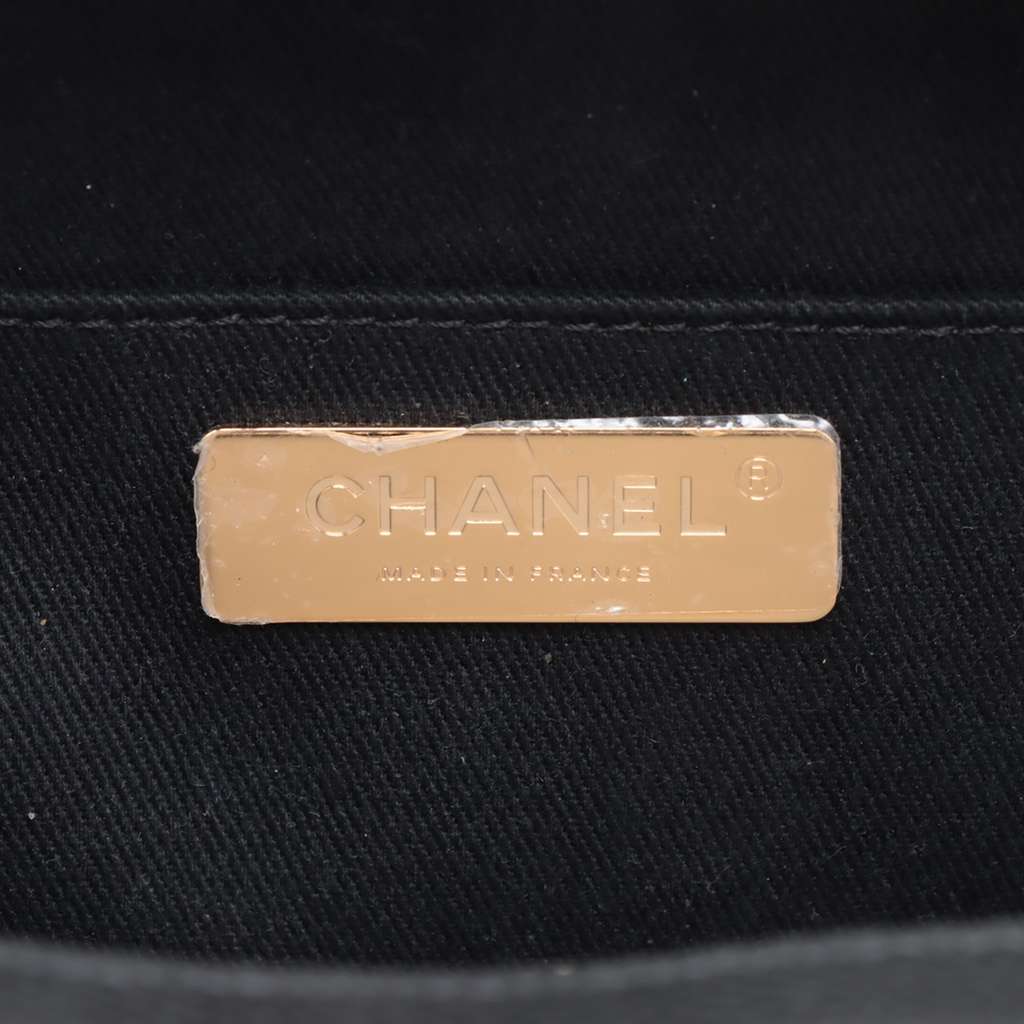 Chanel CC Stitched Caviar Waist Bag - Detail 2