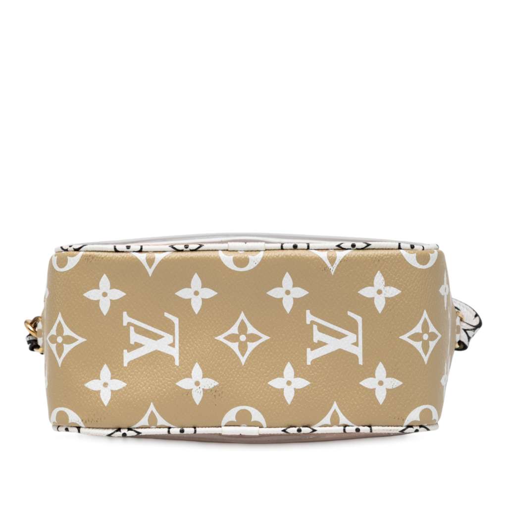 Louis Vuitton Monogram Giant Jungle Beach Pouch - Image 6