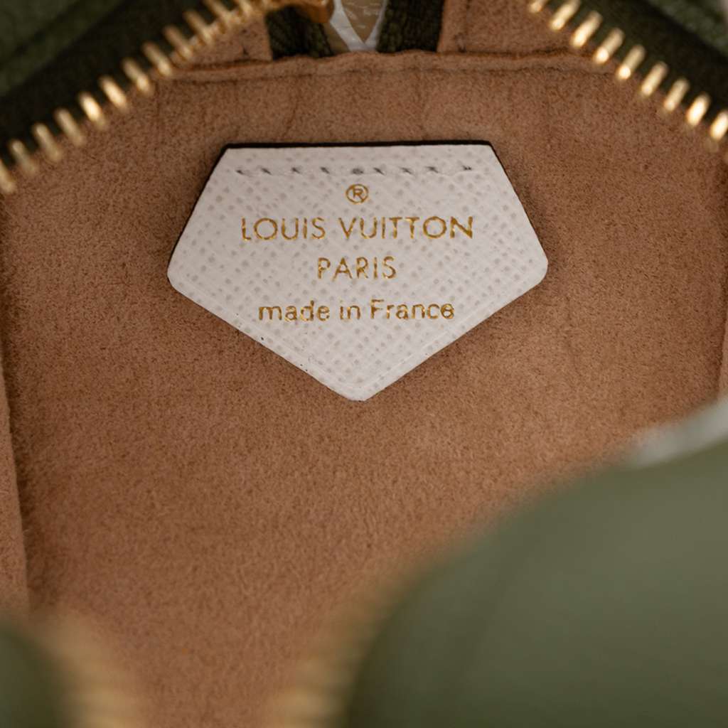 Louis Vuitton Monogram Giant Jungle Beach Pouch - Side view