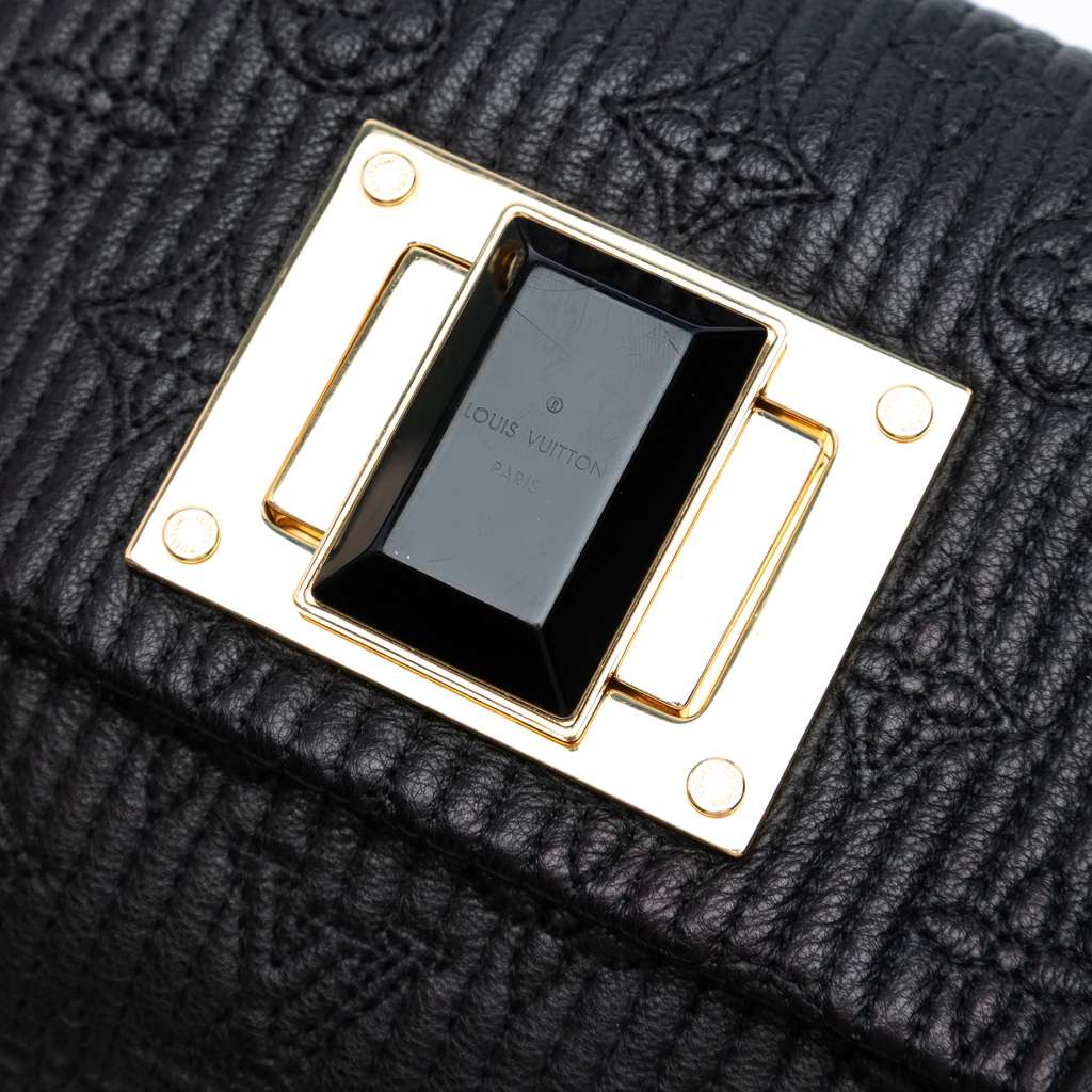 Louis Vuitton Monogram Pochette Altair - Detail 2