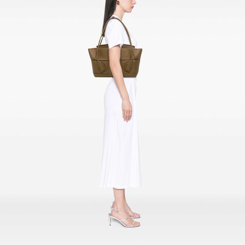 Bottega Veneta Medium Grained Calfskin Maxi Intrecciato Arco Bag - Image 12